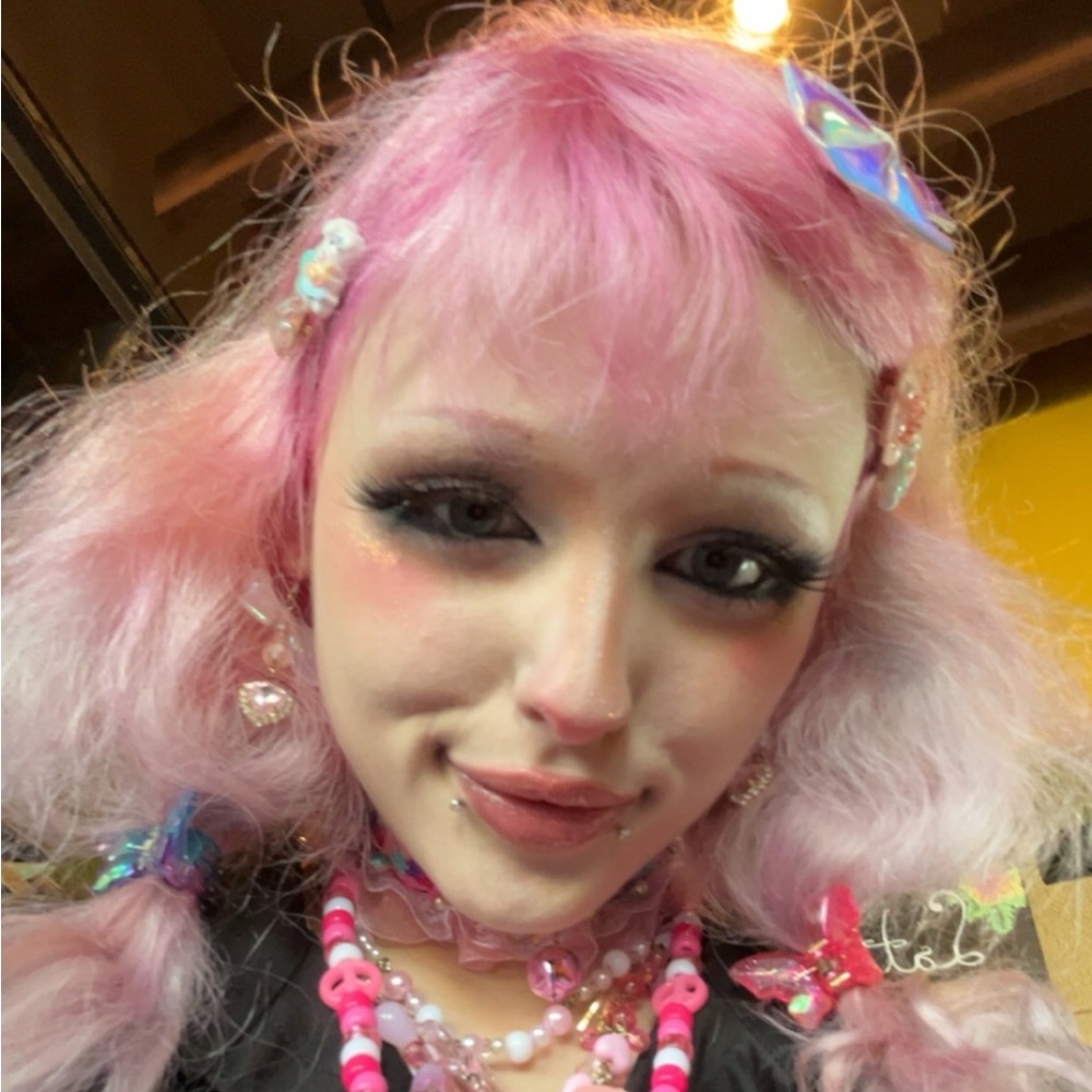 Meet your Posher, Dollmoire